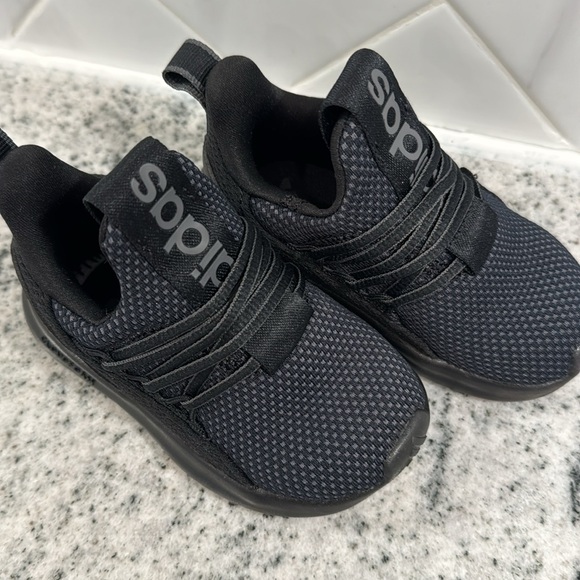 Kids New adidas cloudfoam sneakers - Picture 2 of 3